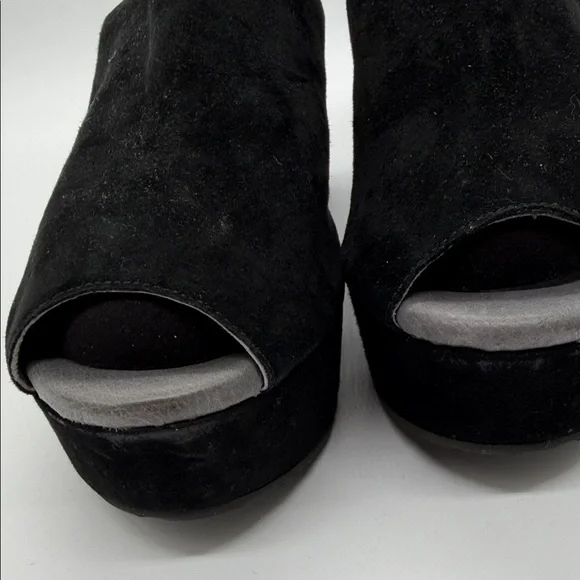 Chocolat Blu Women's Black Suede Mules - Picture 2 of 7